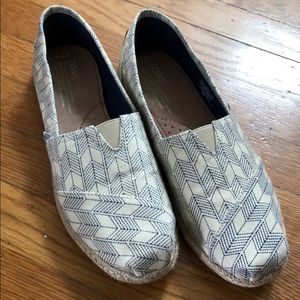 Toms Women shoes size 8.5 NEW